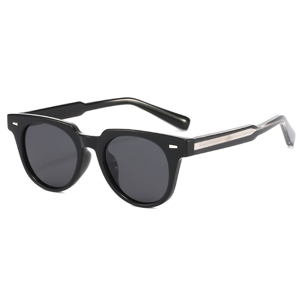 Dame moteriktig solbrille i elegant retro-design Skanto