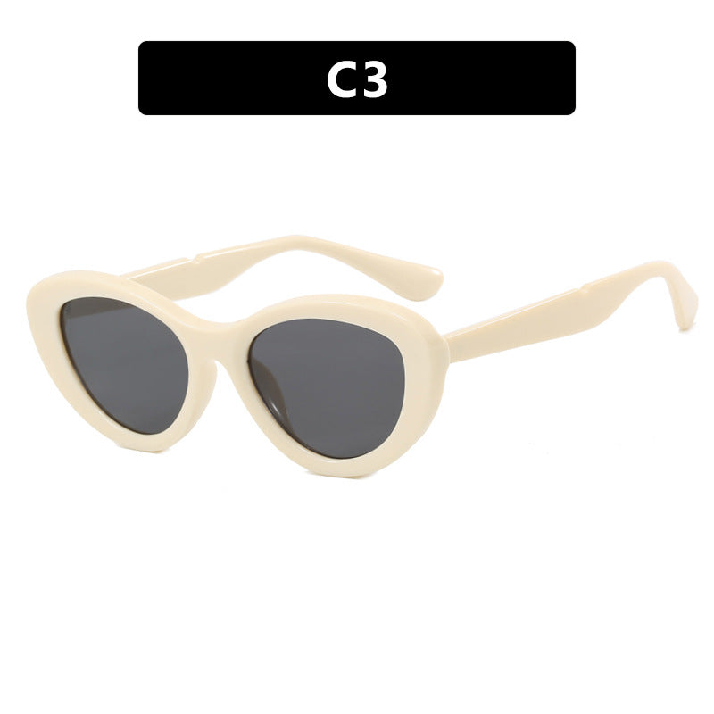 Dame Cat-Eye solbriller med stilfull plastramme og polariserte glass Skanto