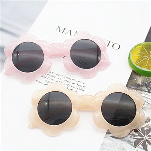Dame solbrille i leken blomsterdesign Skanto