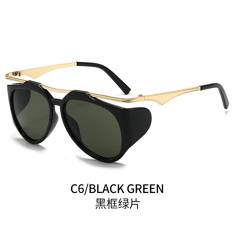 Dame Modis sport solbrille med oversized ramme og gull aksenter Skanto