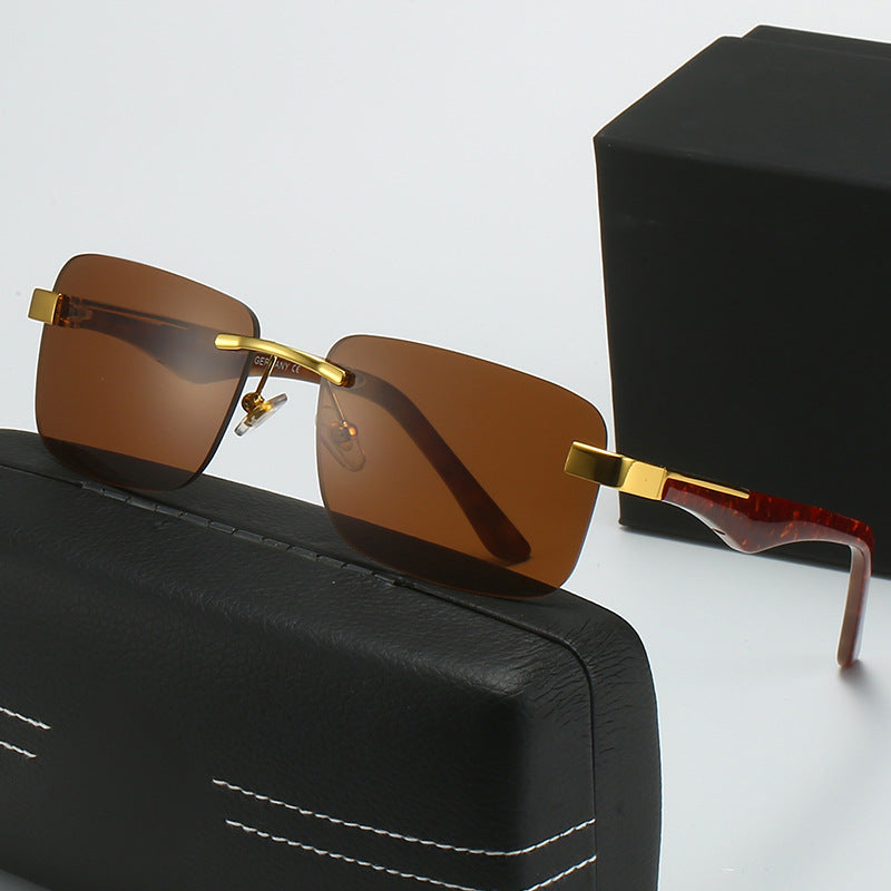 Dame moteriktig halvrammebrille med elegant metall- og plastmix Skanto