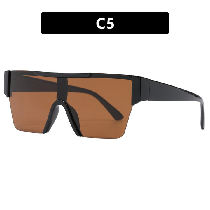Dame futuristisk sportssolbrille med UV-beskyttelse og bred glassflate Skanto