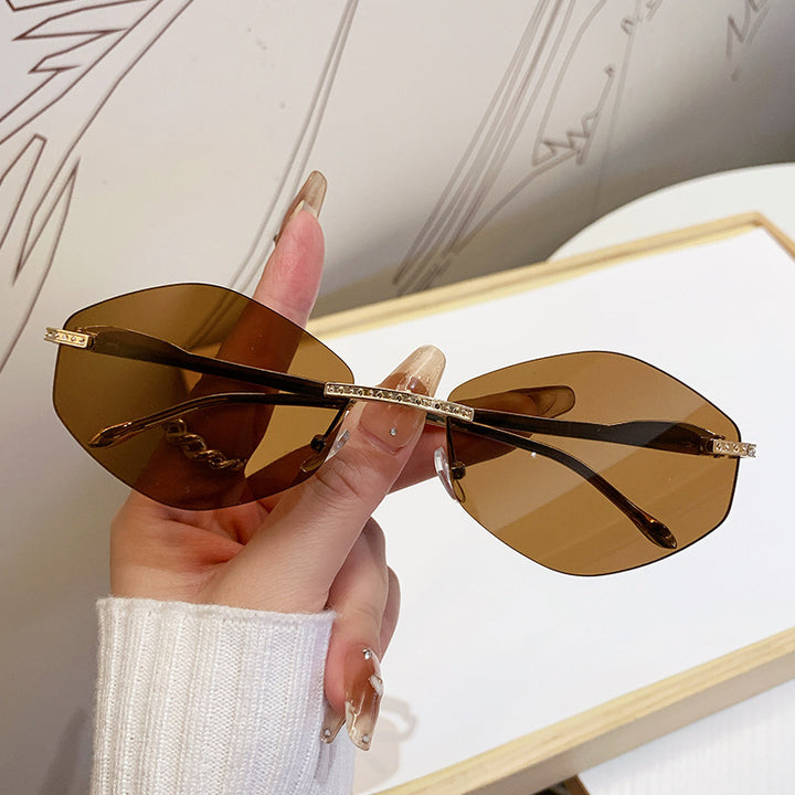 Dame ekstravagant solbrille med glitrende aksenter Skanto