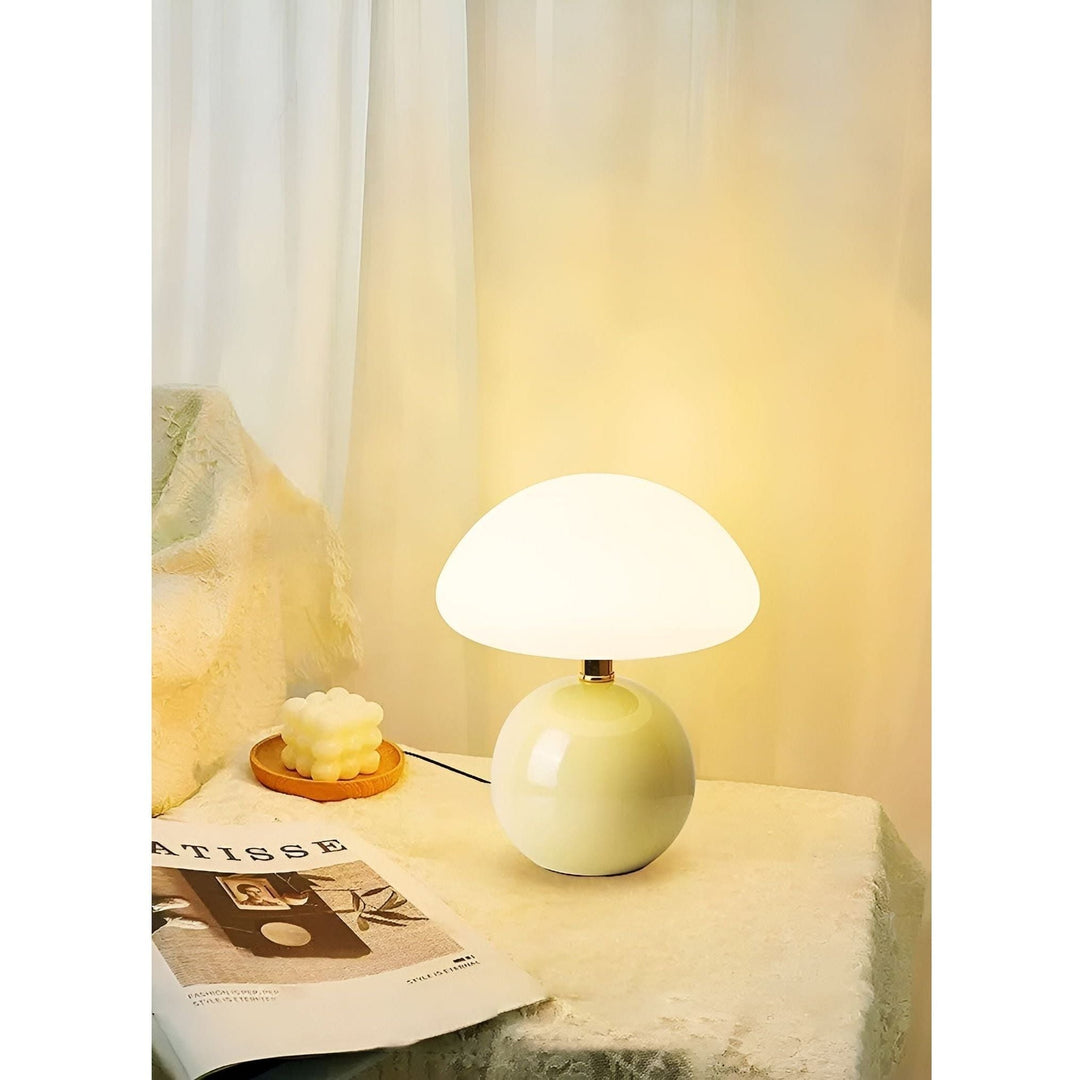 CreamyShine-lampe – Koselig nattbordslampe med soppmønster