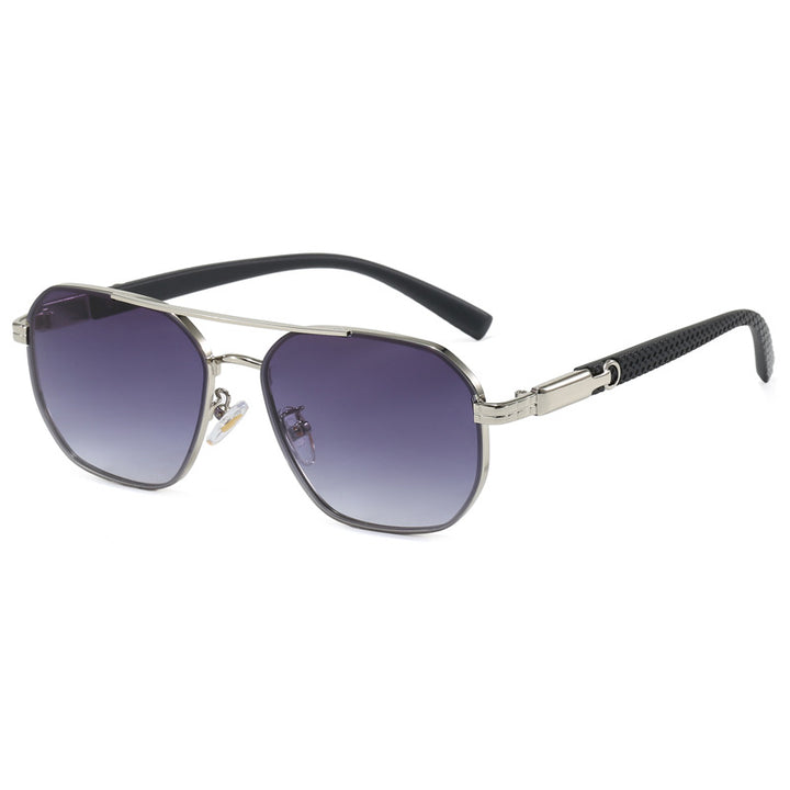 Dame moteriktig solbrille med stilige aksenter Skanto