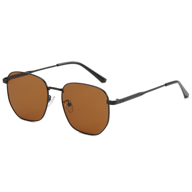 Dame moteriktig firkantet brille med lett metallramme Skanto