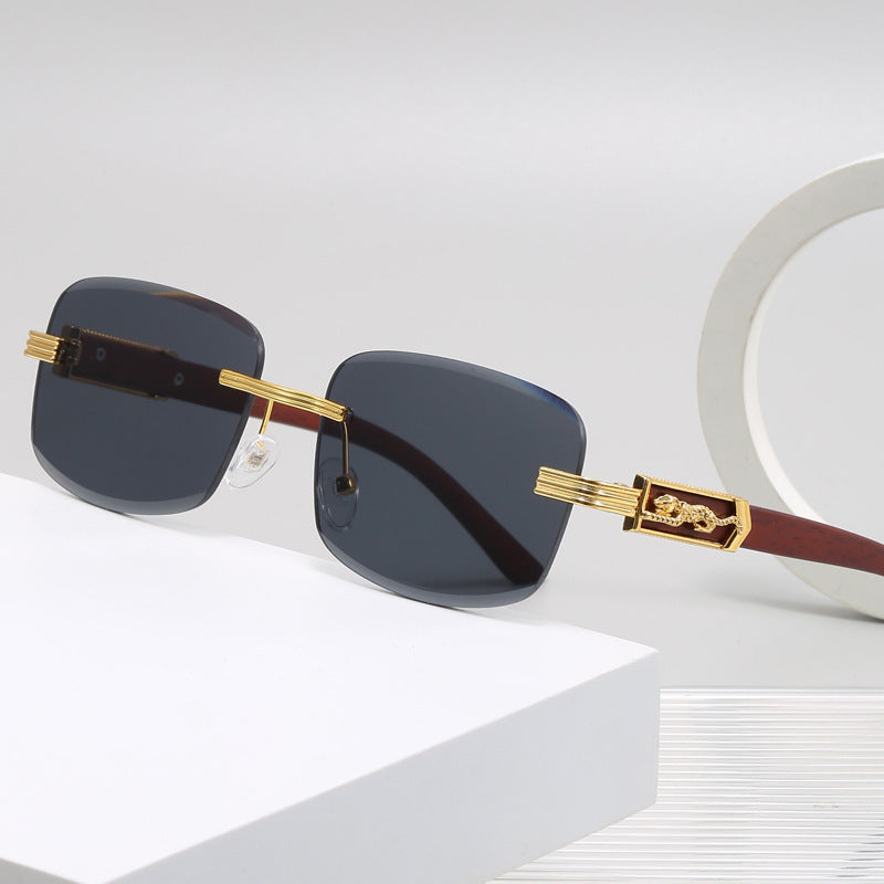 Dame designer solbrille med luksuriøse accenter Skanto