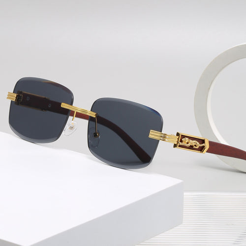 Dame designer solbrille med luksuriøse accenter Skanto