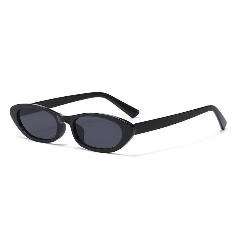 Dame Cat-Eye solbrille med beskyttende UV-filter og elegant rammestruktur Skanto