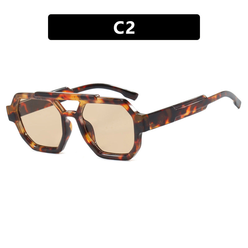 Dame oversized solbrille i maskulin design Skanto
