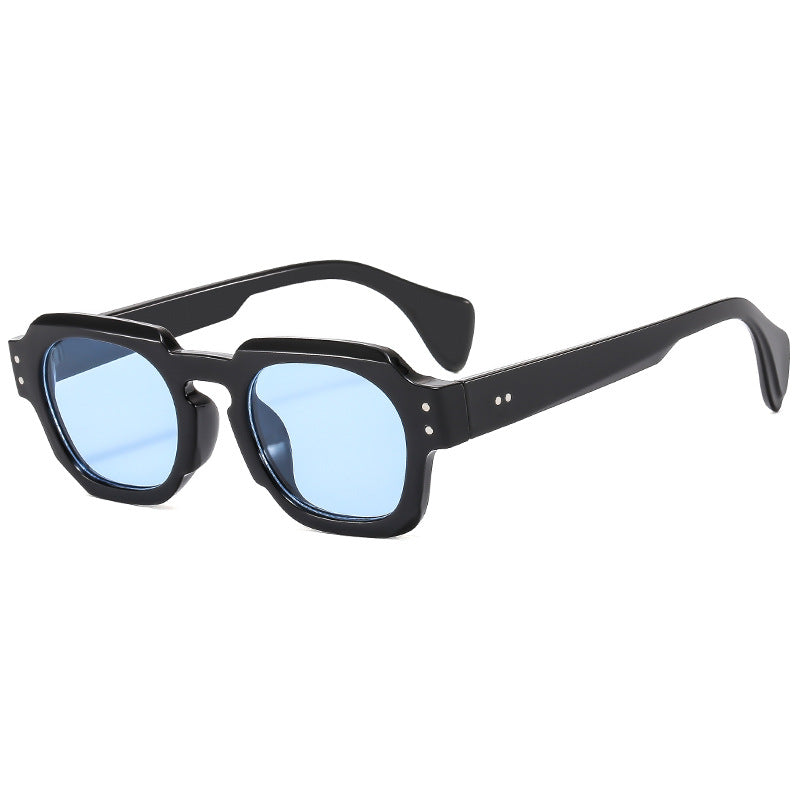 Damer moteriktig solbrille i unikt åttekantet design Skanto