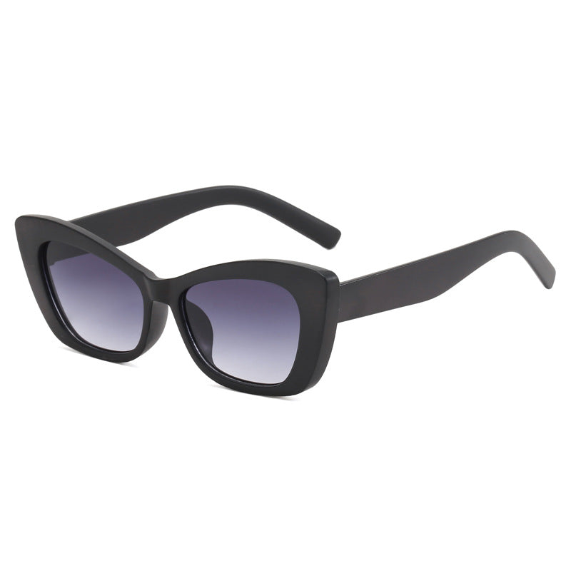Damer Cat-Eye solbriller med stilige elementer Skanto