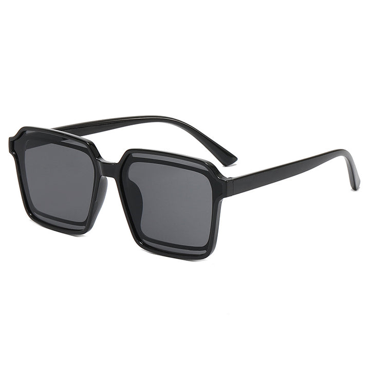 Dame elegant firkantet solbrille med robust ramme Skanto