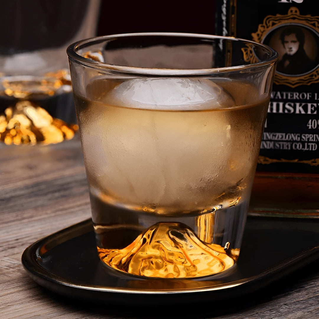 Whiskyglass med Fuji-motiv – et elegant sett for kjennere