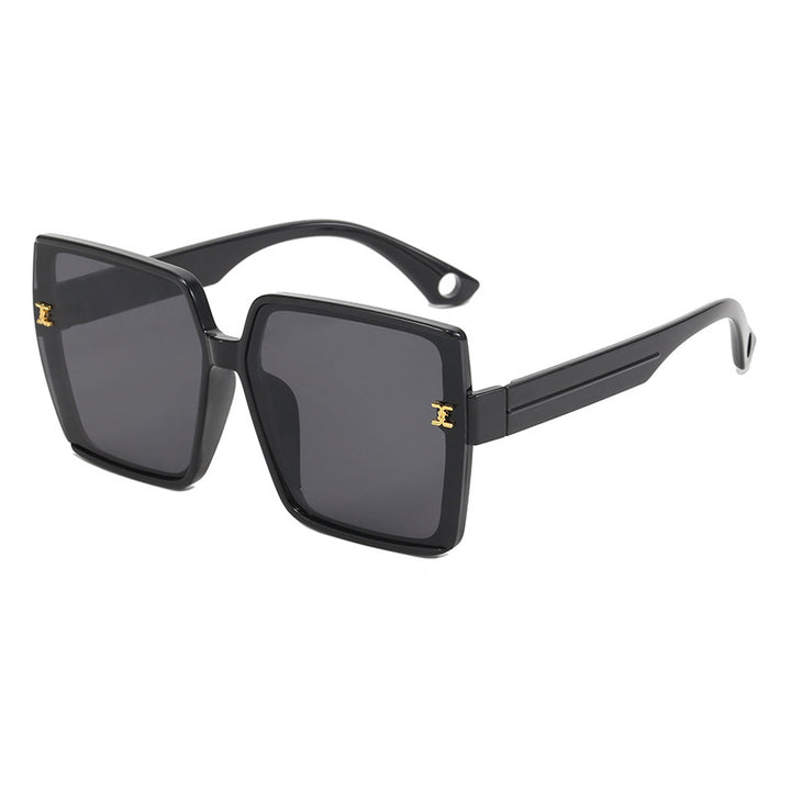 Dame moteriktig kvadratisk solbrille med luksuriøs ramme Skanto