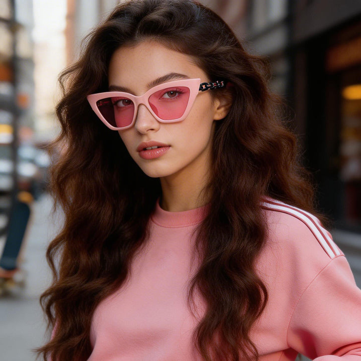 Dame Cat-Eye solbrille med luksuriøs kjettingramme Skanto