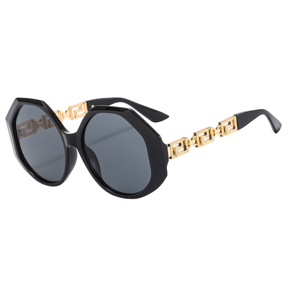 Dame oversized solbrille med iøynefallende oktagonal design Skanto