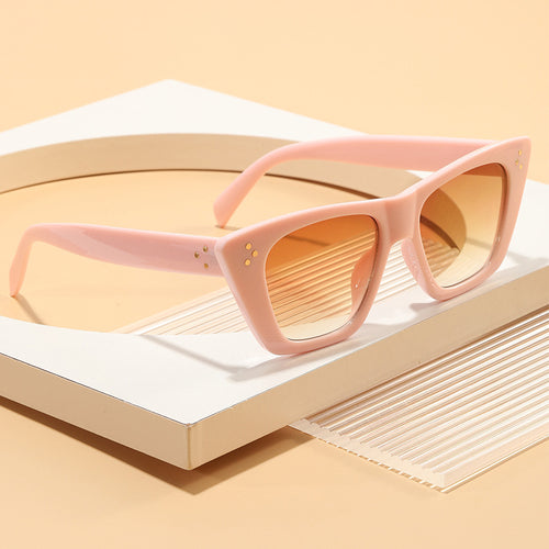 Dame motetrend Cat-Eye solbriller med UV-beskyttelse og stilfullt design Skanto