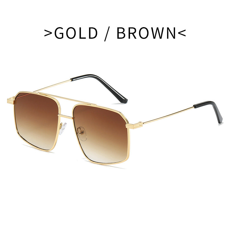 Damer moteriktig solbrille i geometrisk design Skanto