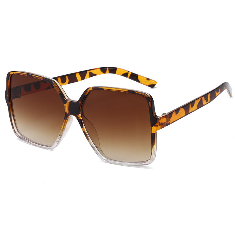 Dame oversized kvadratisk solbrille med elegant ramme Skanto
