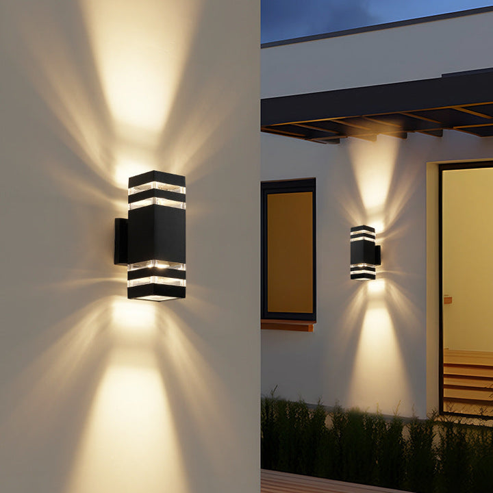 Skanto | To-lags Vegglampe med Opp- og Nedbelysning