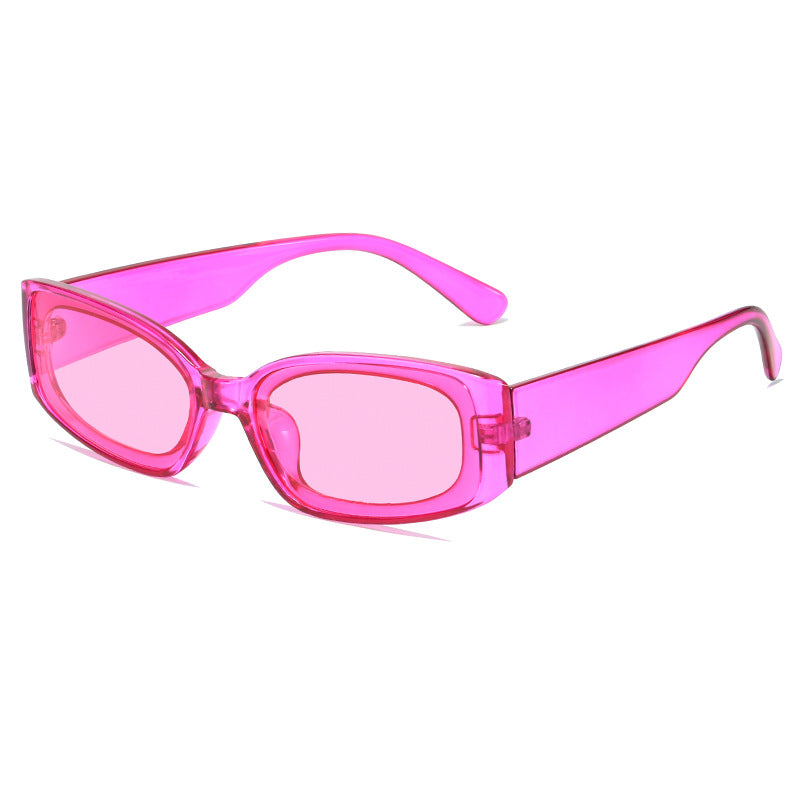 Dame moteriktig solbrille i futuristisk design Skanto