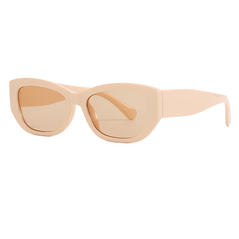 Dame moderne Cat-Eye solbriller laget av robust plast Skanto