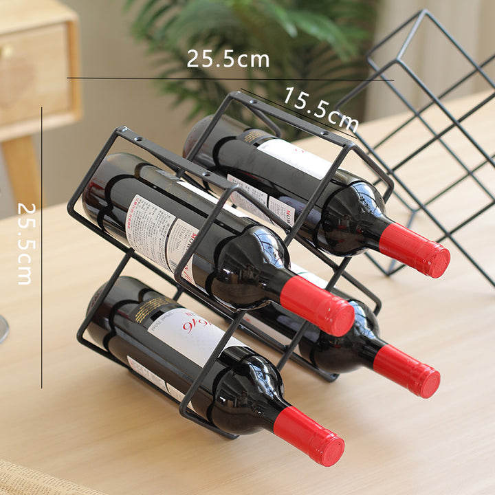 Unisex vinrack laget av svart metall Skanto