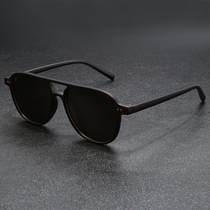 Dame designer solbrille med trendy havskilpadde ramme og UV-beskyttelse Skanto