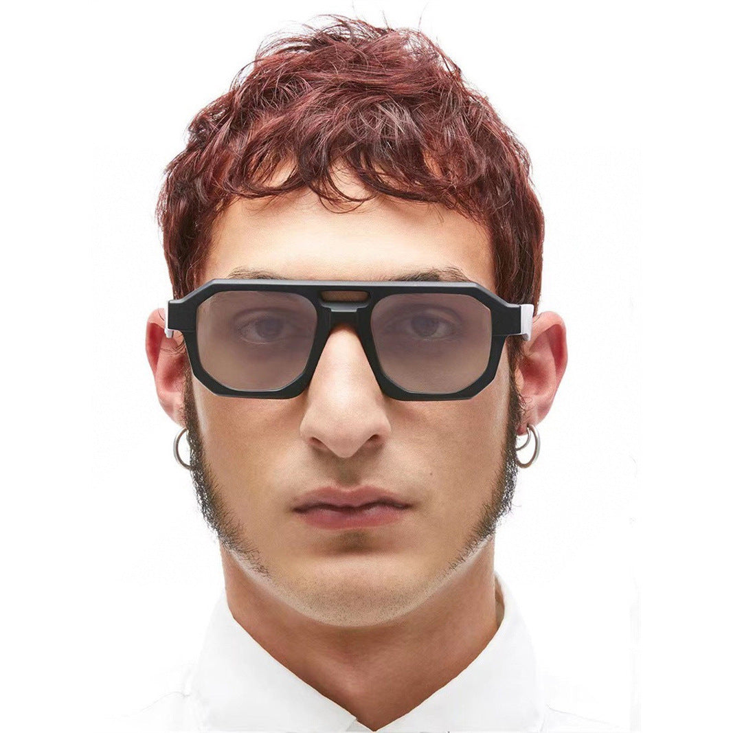 Dame moderne solbriller med firkantet ramme og UV-beskyttelse Skanto