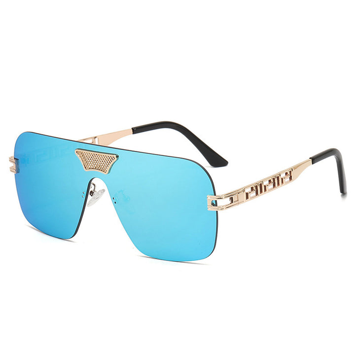 Dame moteriktig solbrille i futuristisk stil med fremragende ramme Skanto