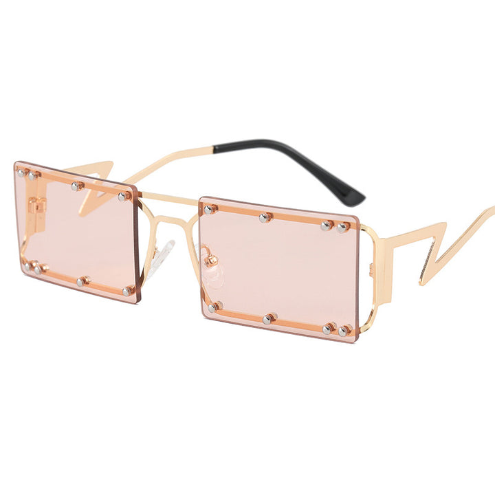 Dame Mote Solbrille med iøynefallende geometrisk design Skanto
