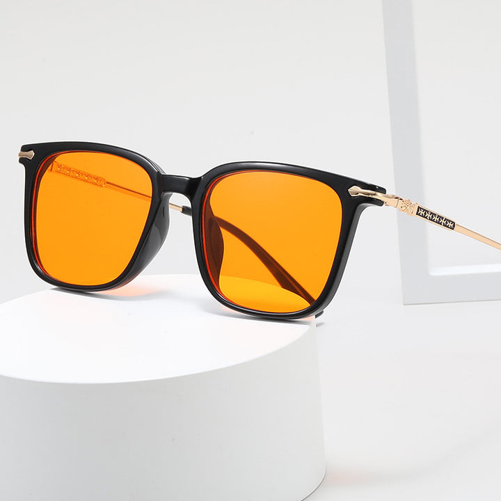Dame firkantet designerbrille med elegant ramdesign Skanto