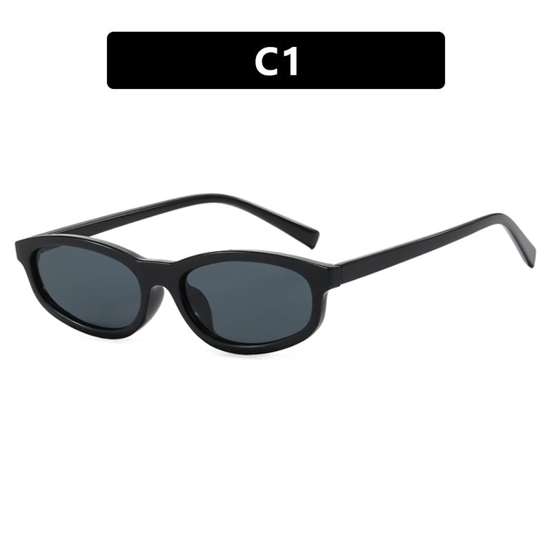 Dame moteriktig solbrille med elegant design Skanto