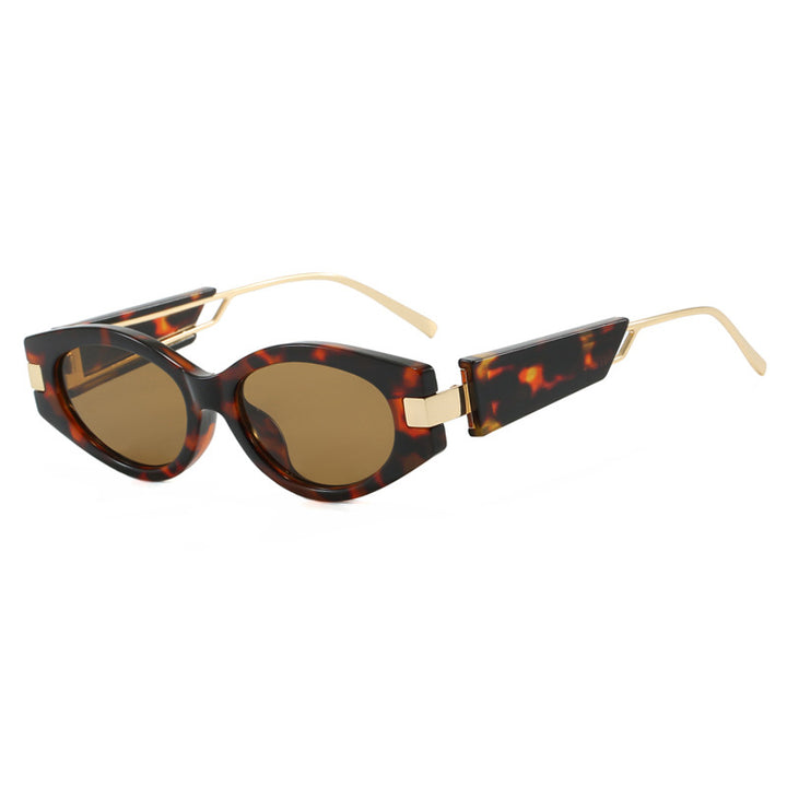 Dame elegant Cat-Eye solbriller med gullige detaljer Skanto