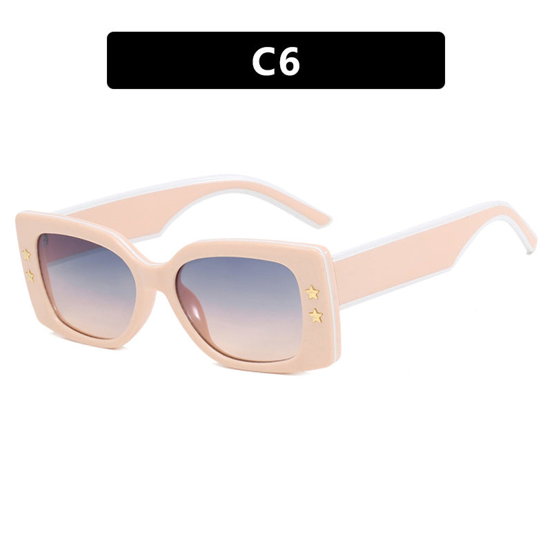 Dame eksklusiv firkantet solbrille med stilige detaljer Skanto
