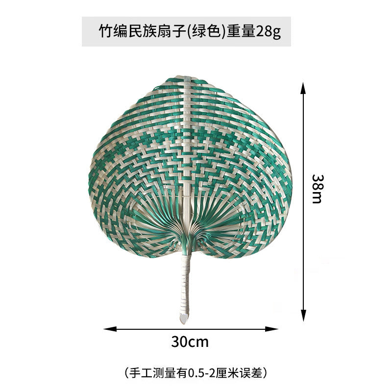 Dame håndlaget vifte laget av bærekraftige materialer Skanto