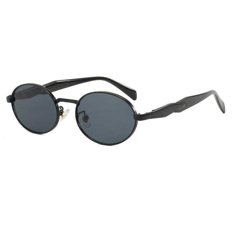 Dame designer solbrille med høyverdig rund ramme og beskyttende UV-filter Skanto