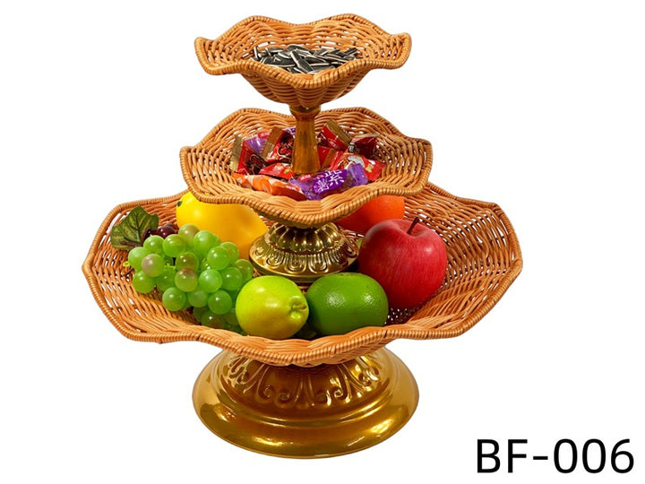 Damer elegant Tablettstativ laget av flettet materiale Skanto