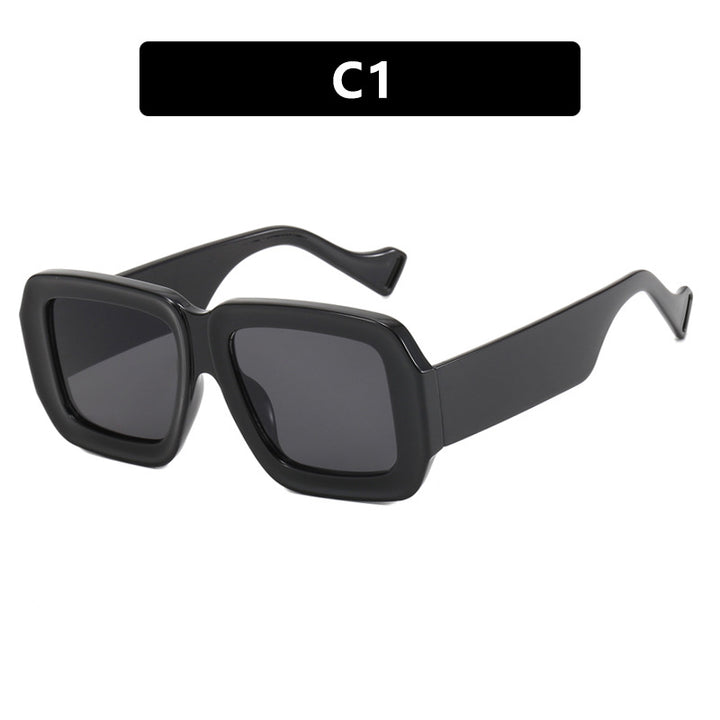 Dame moterik solbrille med kvadratisk design og stilig mønster Skanto