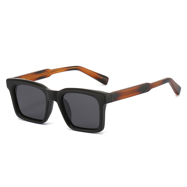 Dame moteriktig solbrille med eksklusiv ramme og UV-beskyttelse Skanto