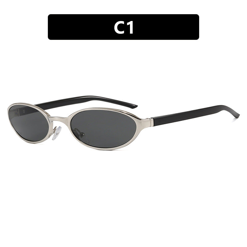 Dame elegant solbrille med beskyttende UV-filter og smal ramme Skanto