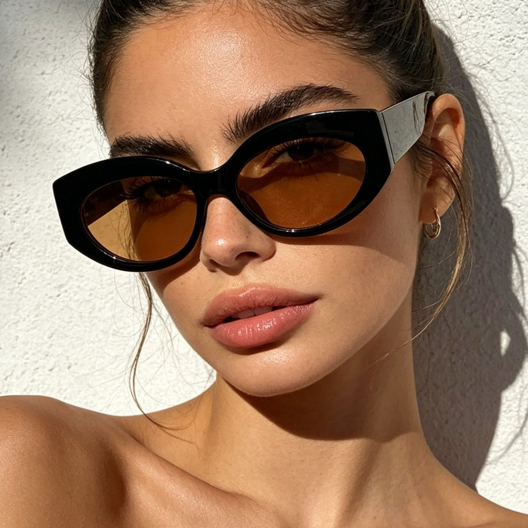 Dame Cat-Eye solbriller med lekent gjennomsiktig design Skanto