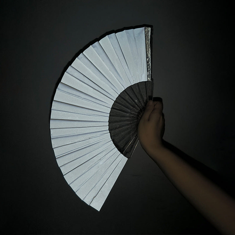 Dame Designer-Fan Skanto