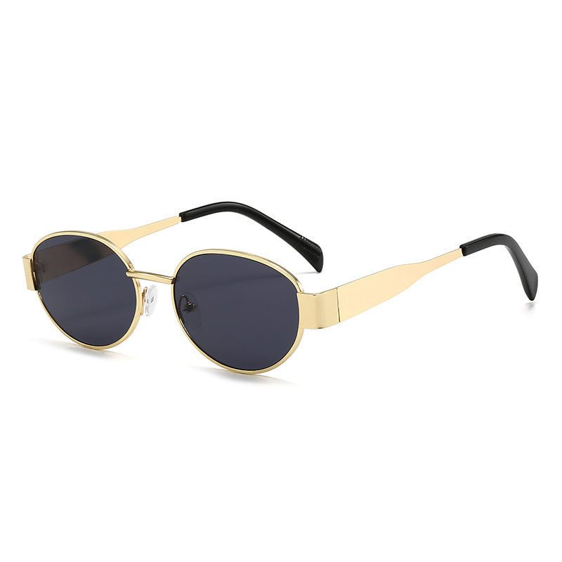 Dame moteriktig solbrille med elegant metallramme Skanto