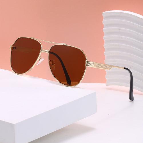 Dame elegant aviator-solbriller med robust metallramme og UV-beskyttelse Skanto