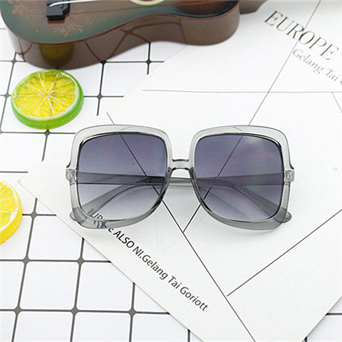 Dame Geometrisk Solbrille i moderne design Skanto