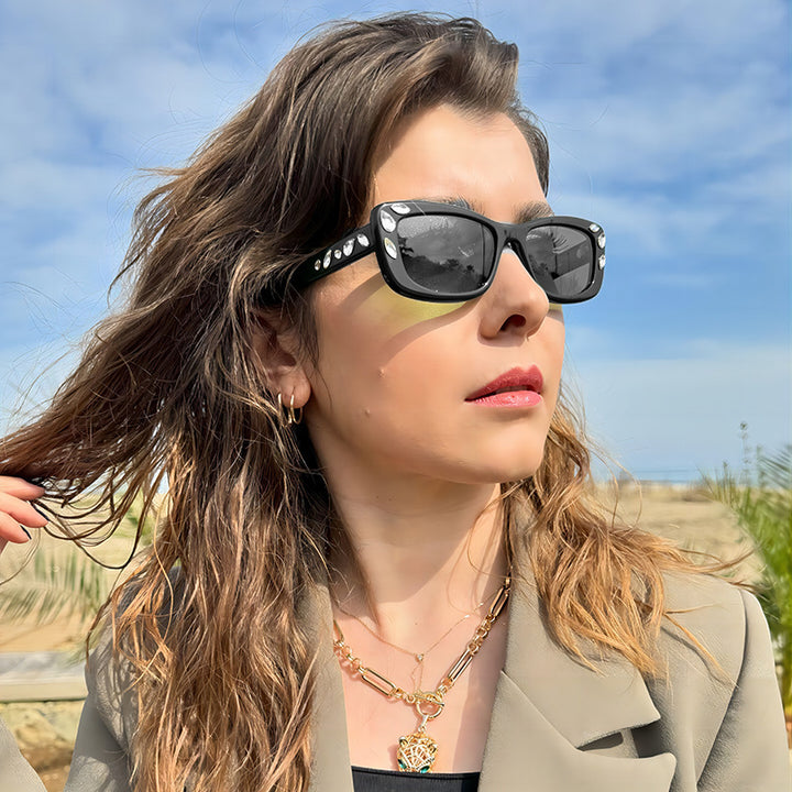 Dame moteriktig solbrille med krystallpynt Skanto