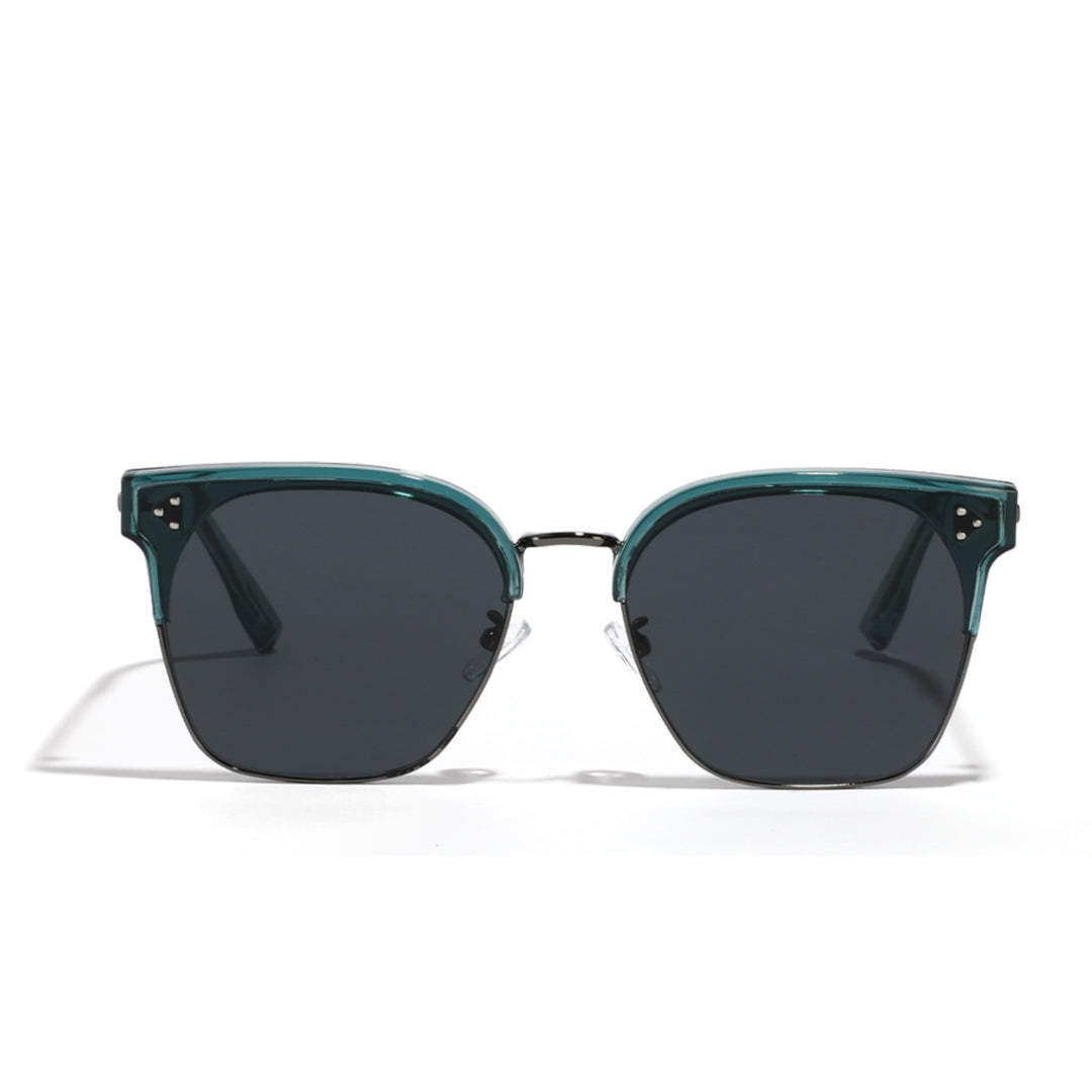 Dame moteriktig solbrille med markant design og kontrastfylt ramme Skanto
