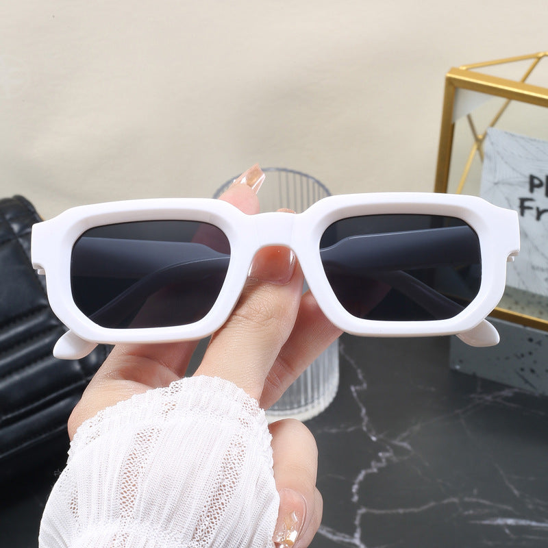 Dame moteriktig firkantet solbrille med klar ramme Skanto